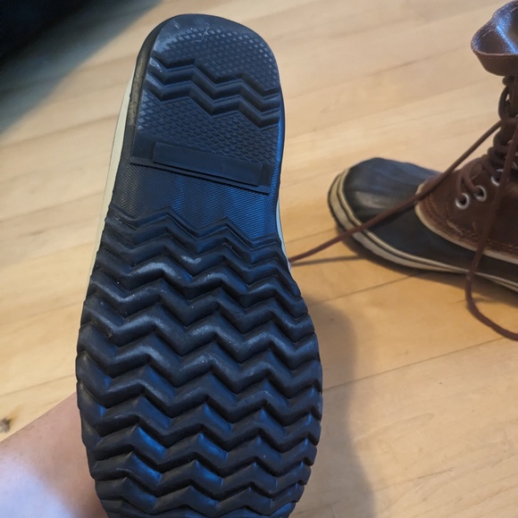 Sorel Winter Boots size 7.5 - Picture 3 of 4